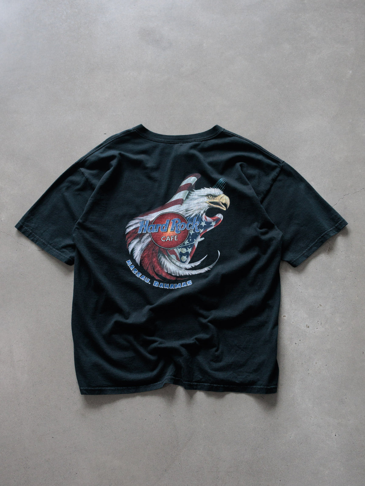 Vintage 00s Black Hard Rock Cafe Nassau Bahamas Bald Eagle Tee (XL)