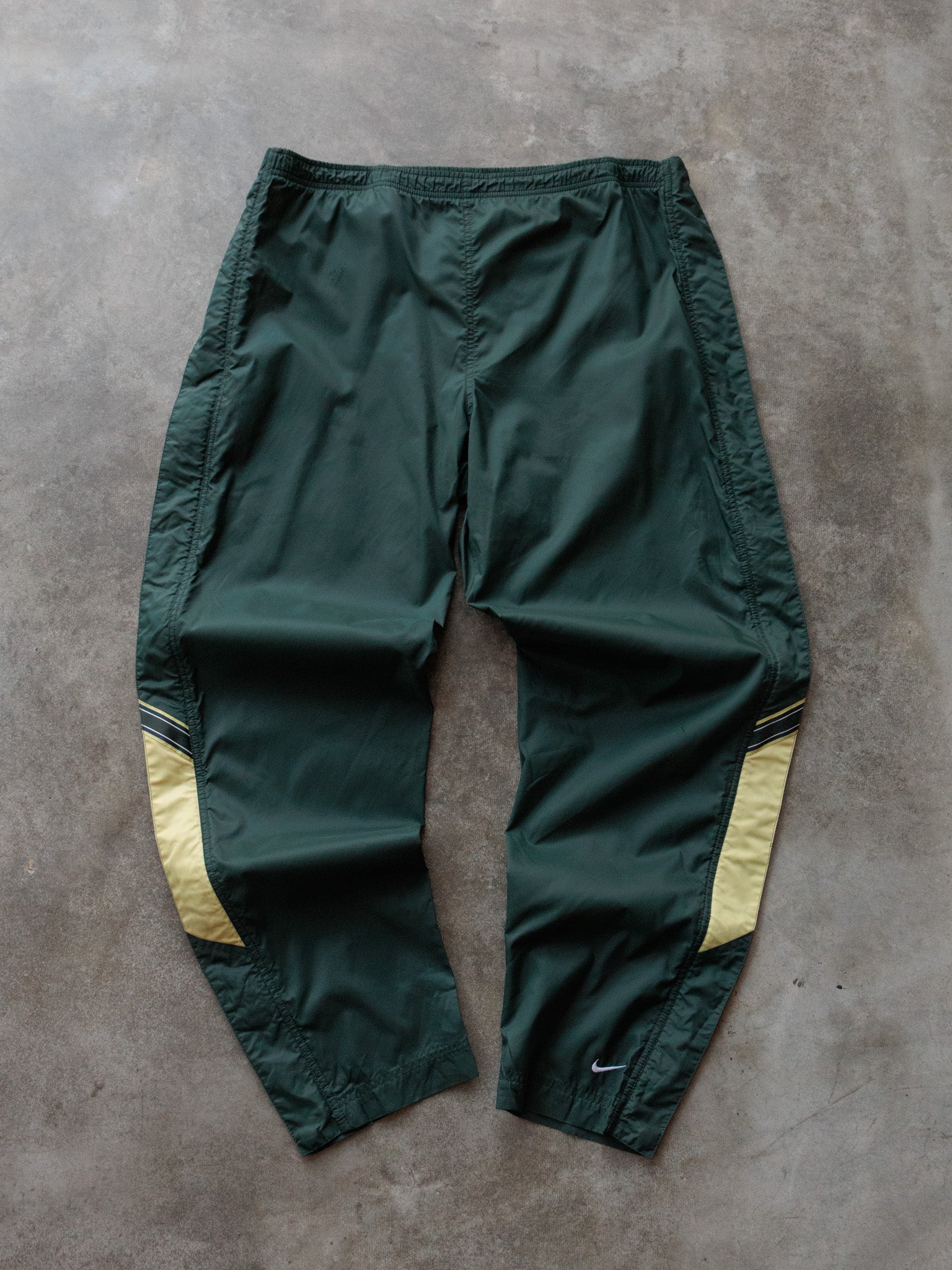 Vintage 90s Green Nike Track Pants (12-14Y)