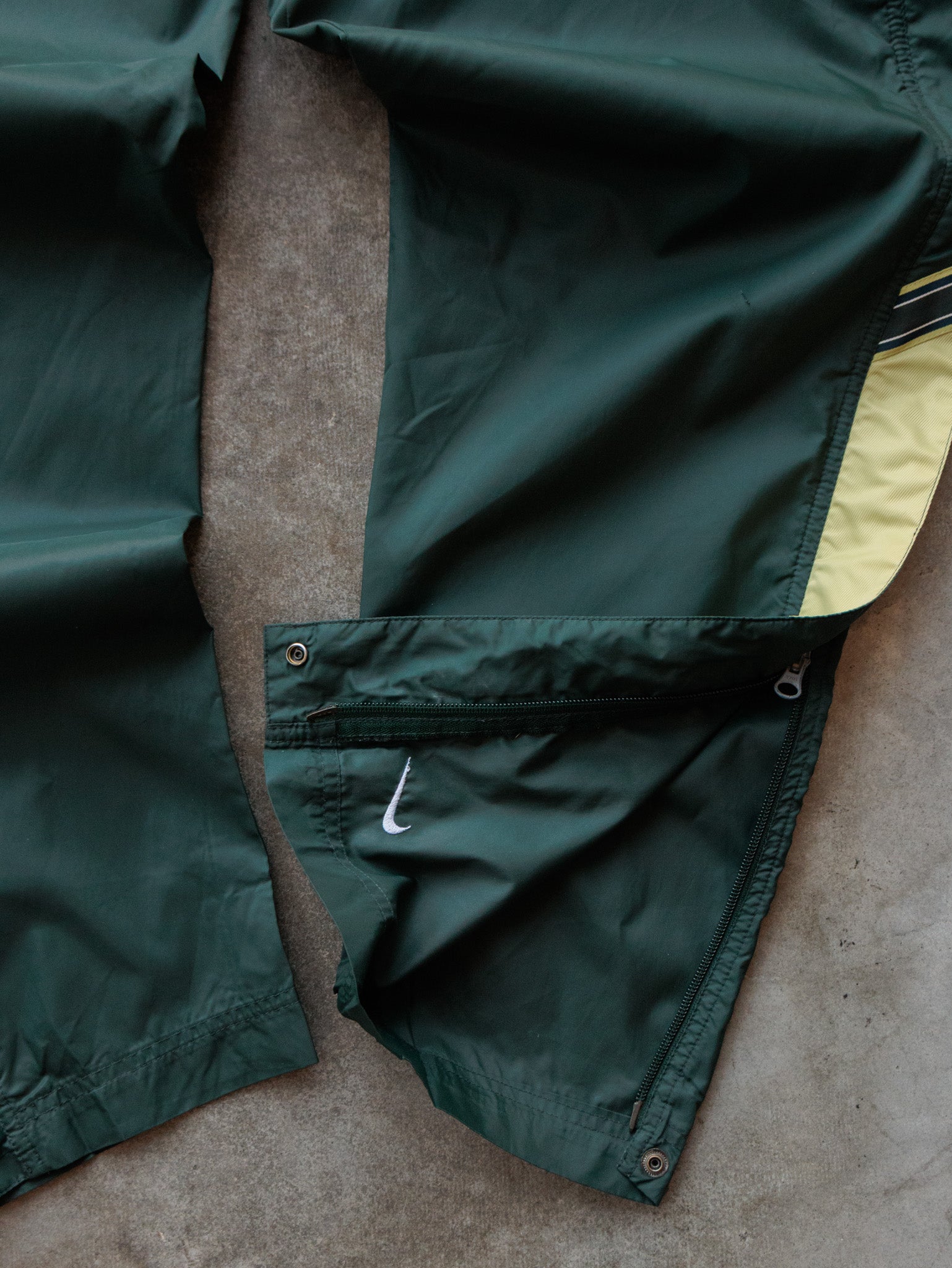 Vintage 90s Green Nike Track Pants (12-14Y)