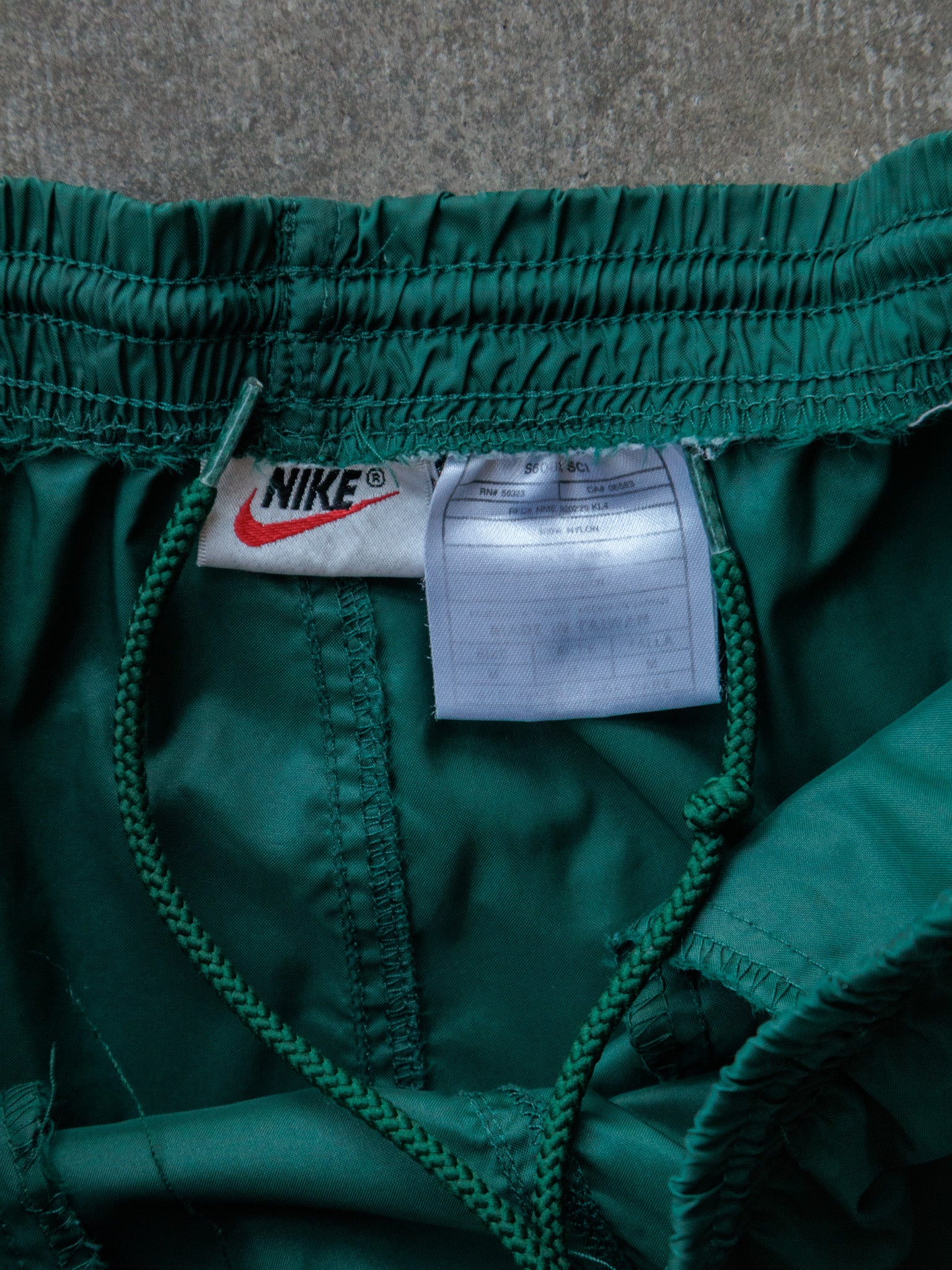 Vintage 90s Green Nike Track Pants (-)