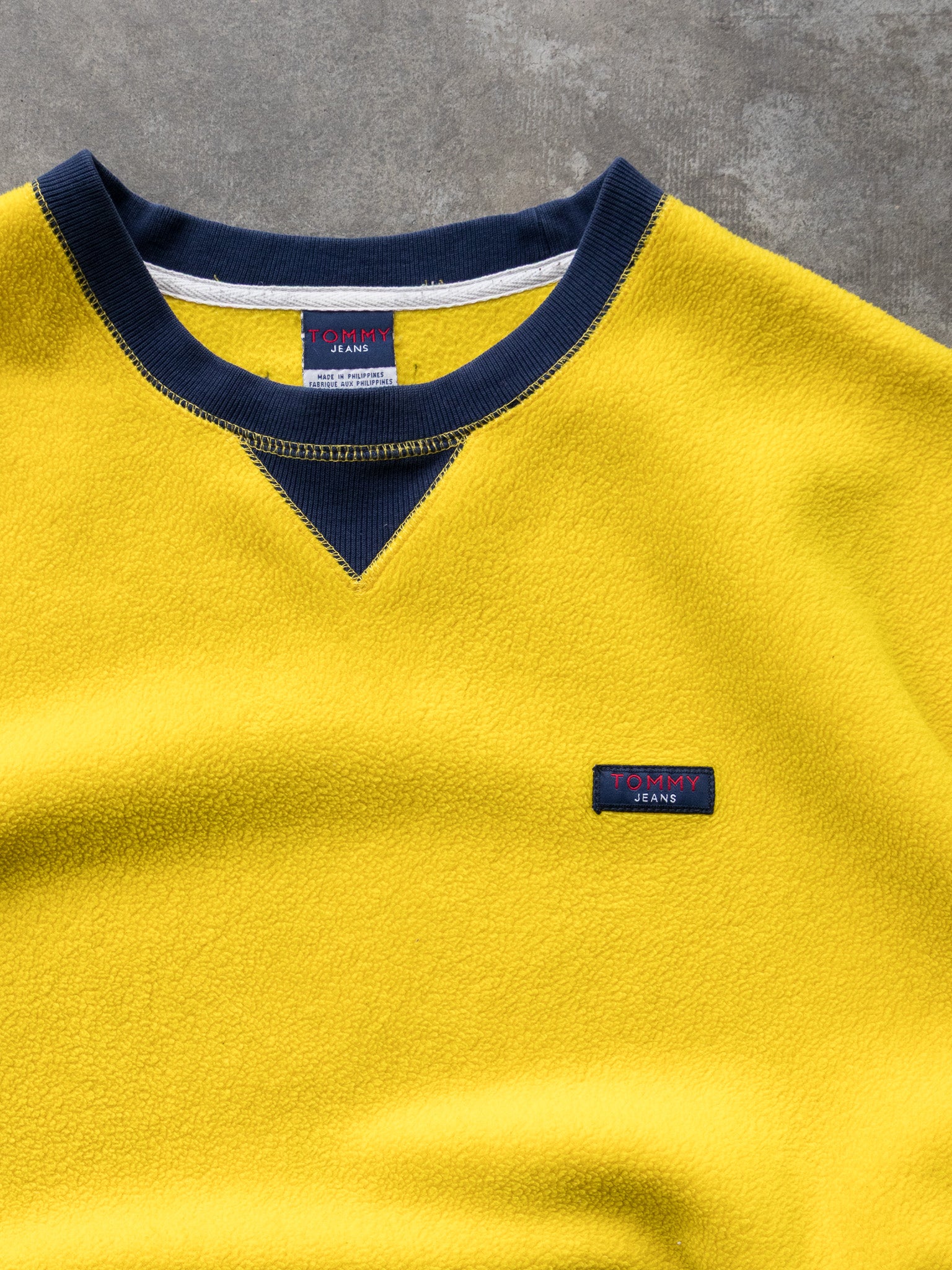 Vintage 00s Yellow & Navy Tommy Jeans Fleece Sweatshirt (M)
