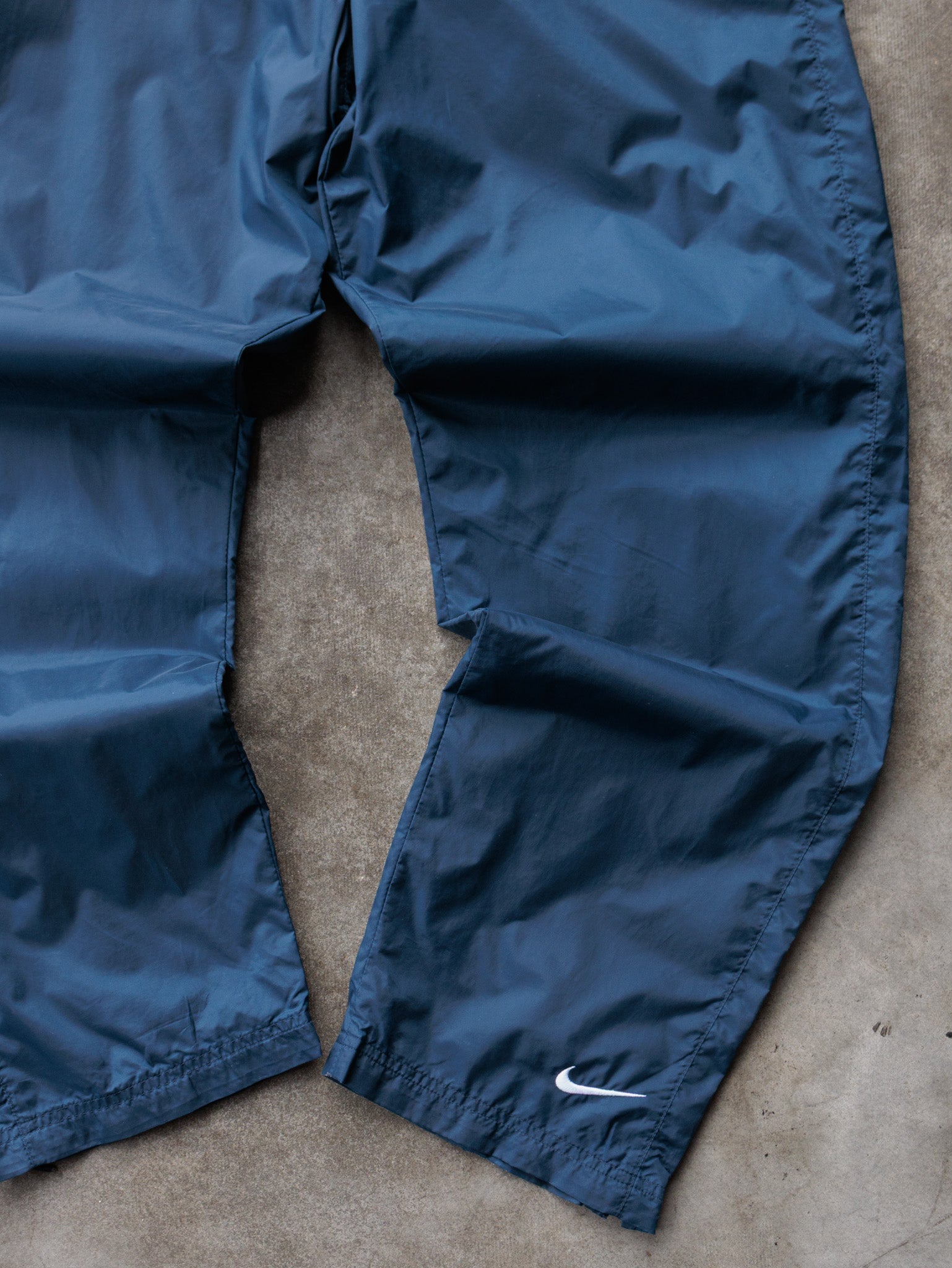 Vintage 00s Navy Nike Track Pants (18-20Y)
