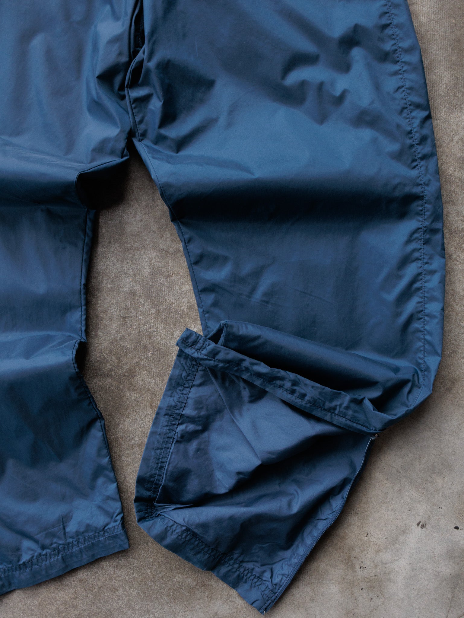 Vintage 00s Navy Nike Track Pants (18-20Y)