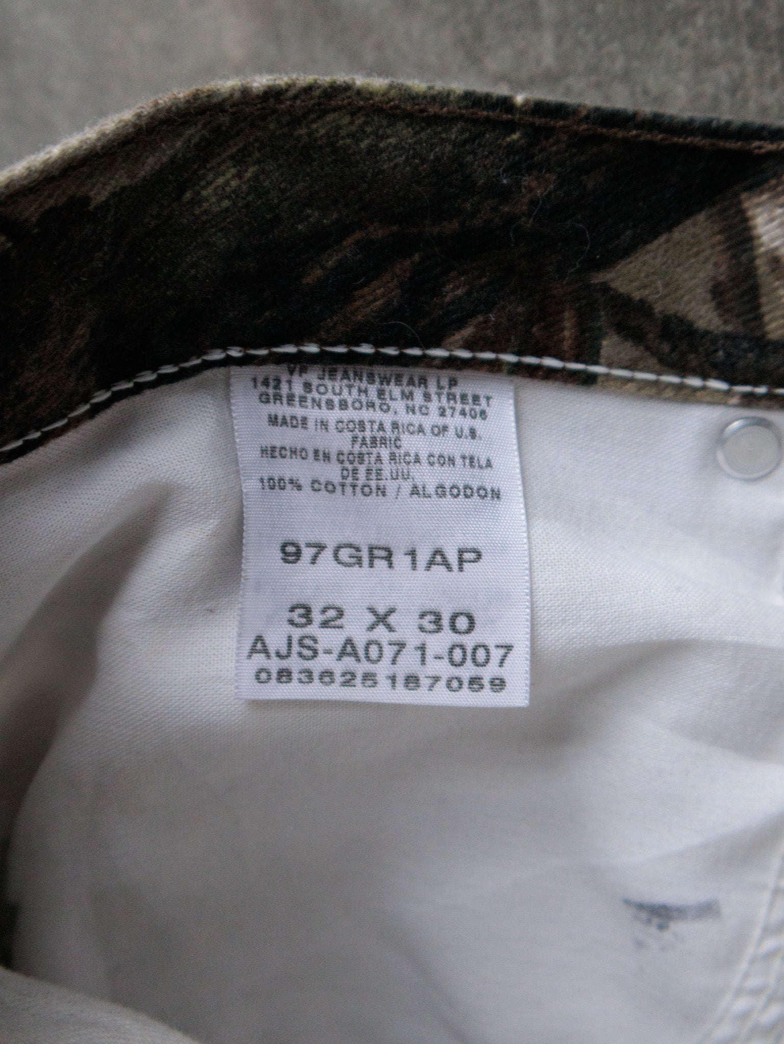 Vintage Wrangler Camo Pants (W32)