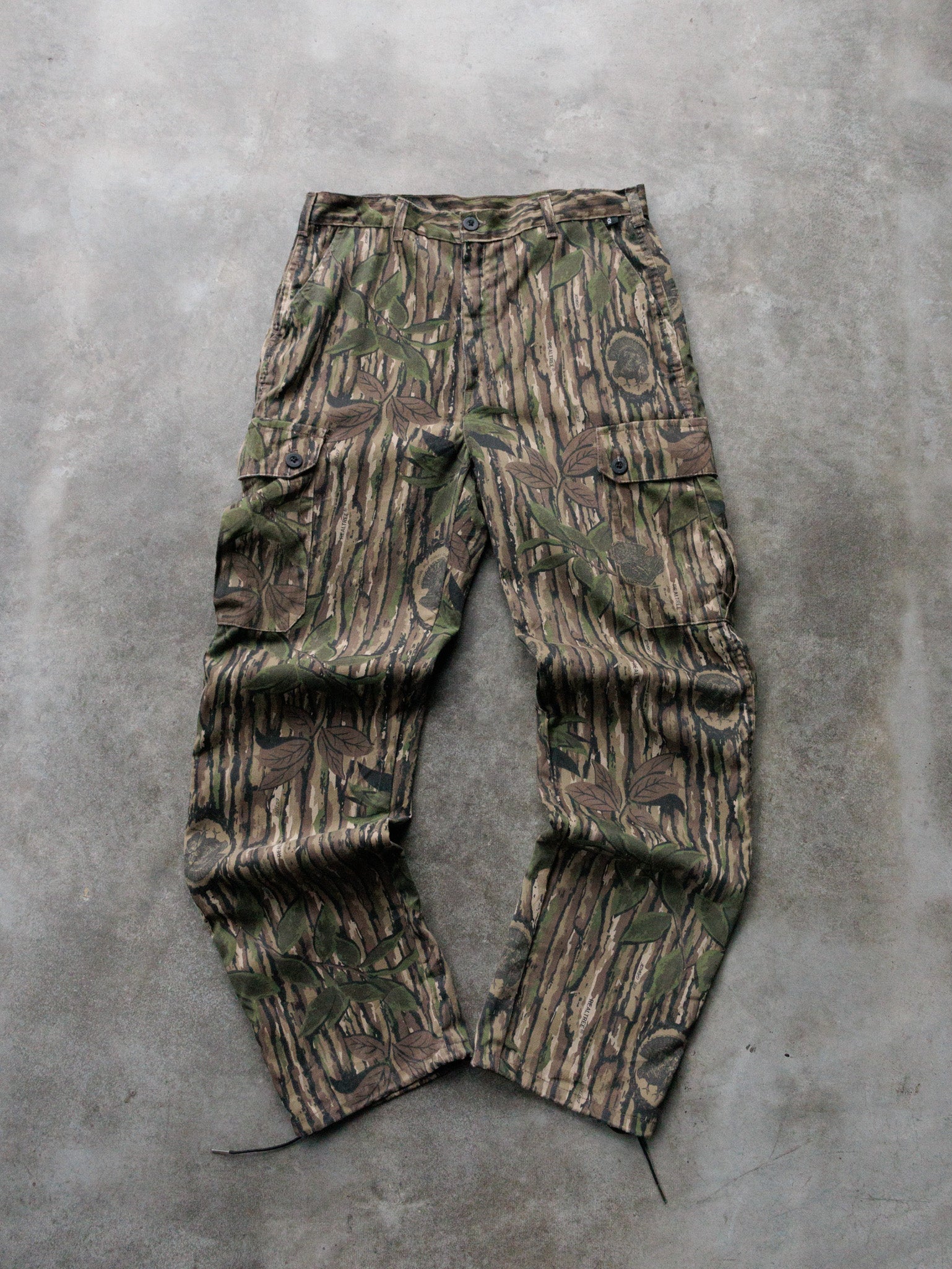 Vintage 90s Realtree Camo Cargo Pants (-)