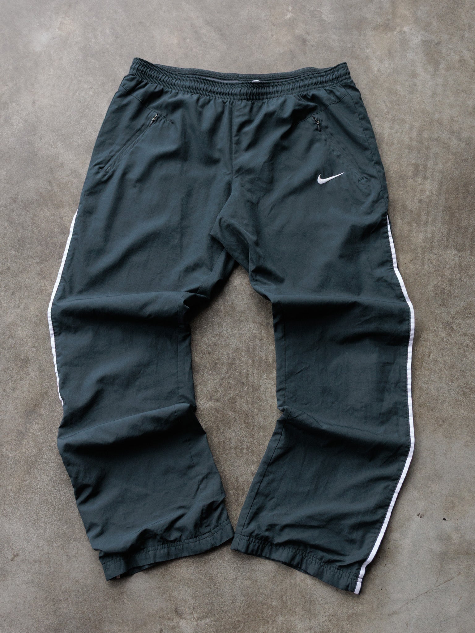 Vintage 00s Green Nike Track Pants (Women's M)