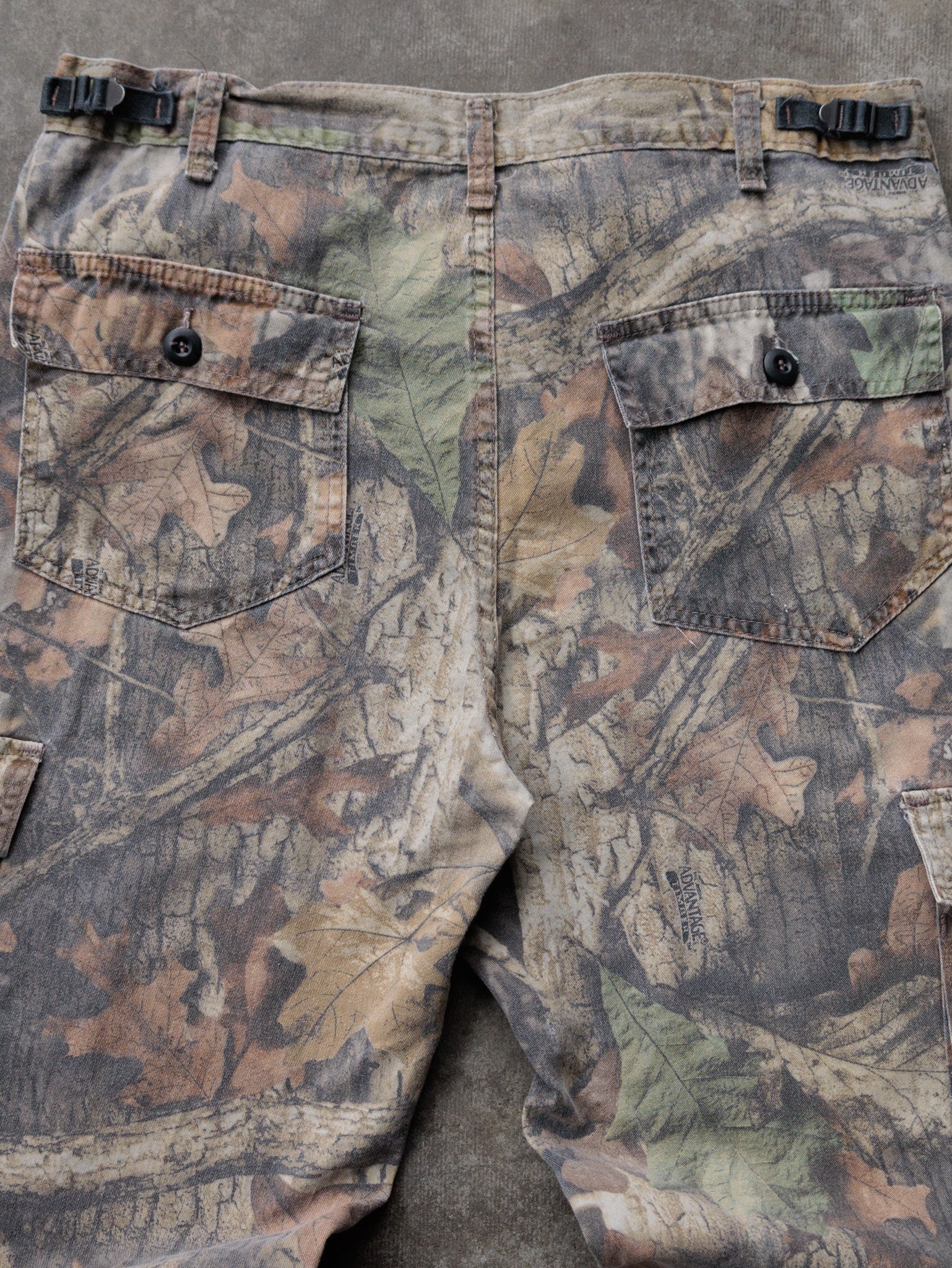 Vintage Camo RedHead Cargo Pants (-)