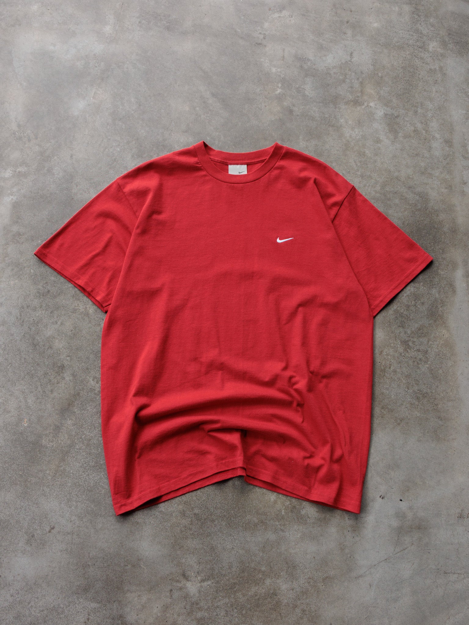 Vintage 00s Red Nike Tee (L)