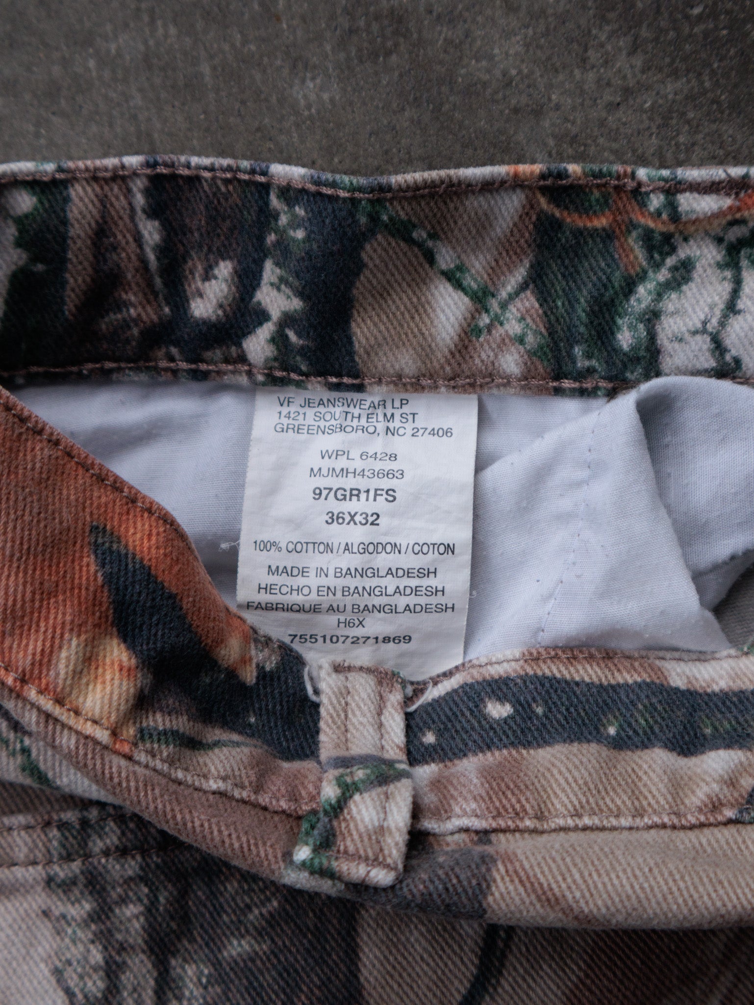 Vintage 00s Camo Wrangler Pants (W36)