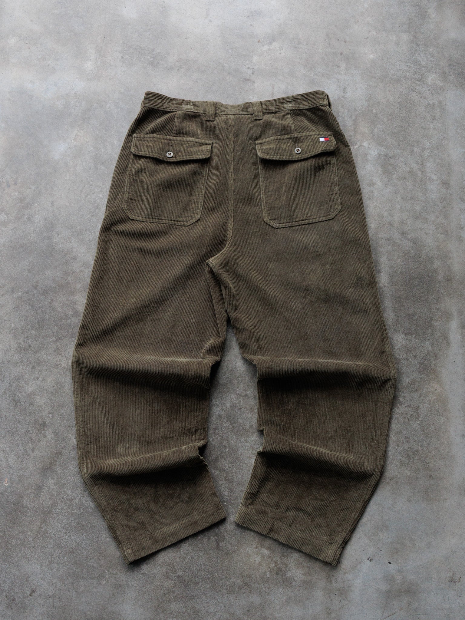 Vintage 00s Green Tommy Hilfiger Corduroy Pants (W33)