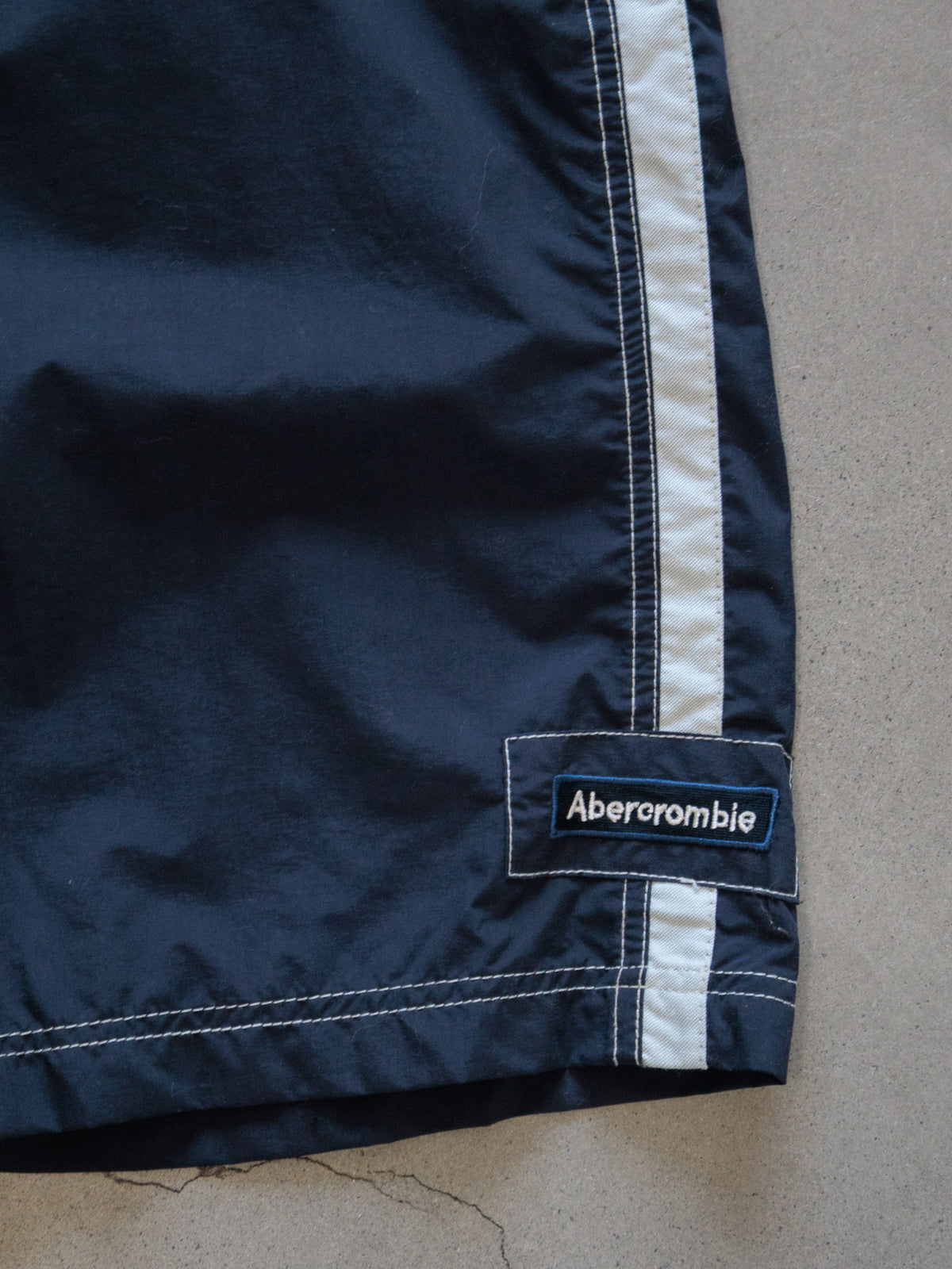Vintage 00s Navy Abercrombie & Fitch Cargo Swim Shorts (L)