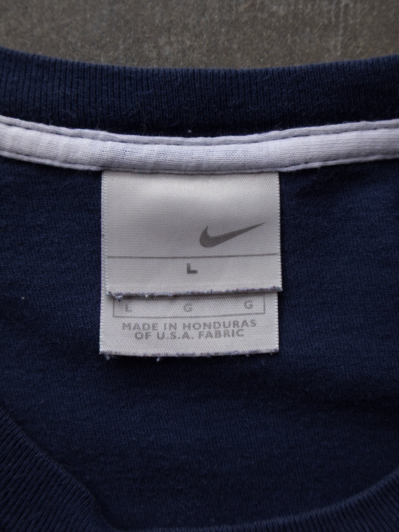Vintage 00s Navy Nike Swoosh Tee (L)